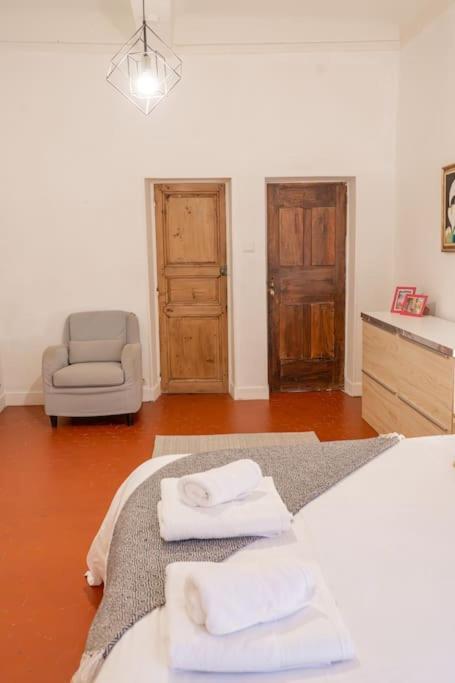Spacieux Loft Aix-En-Provence Bagian luar foto